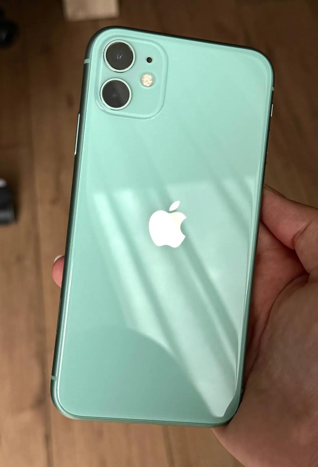 iPhone 11 128GB бирюзовый