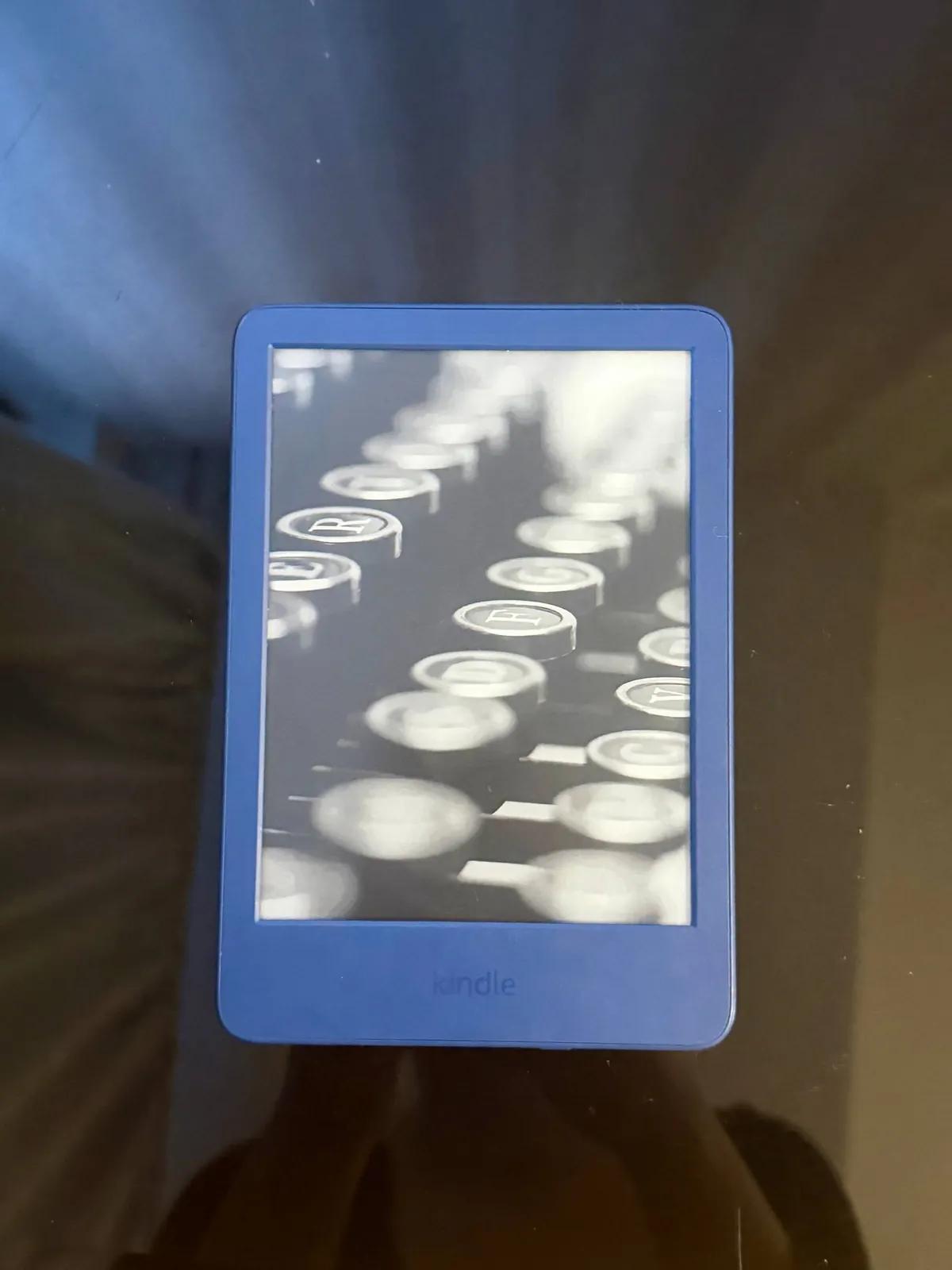 Kindle 11 поколения и Apple Watch 3