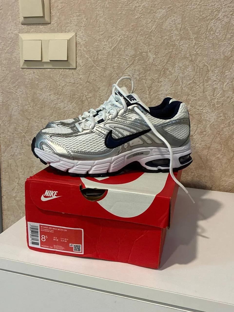 Кроссовки Nike Air Max Moto 2K