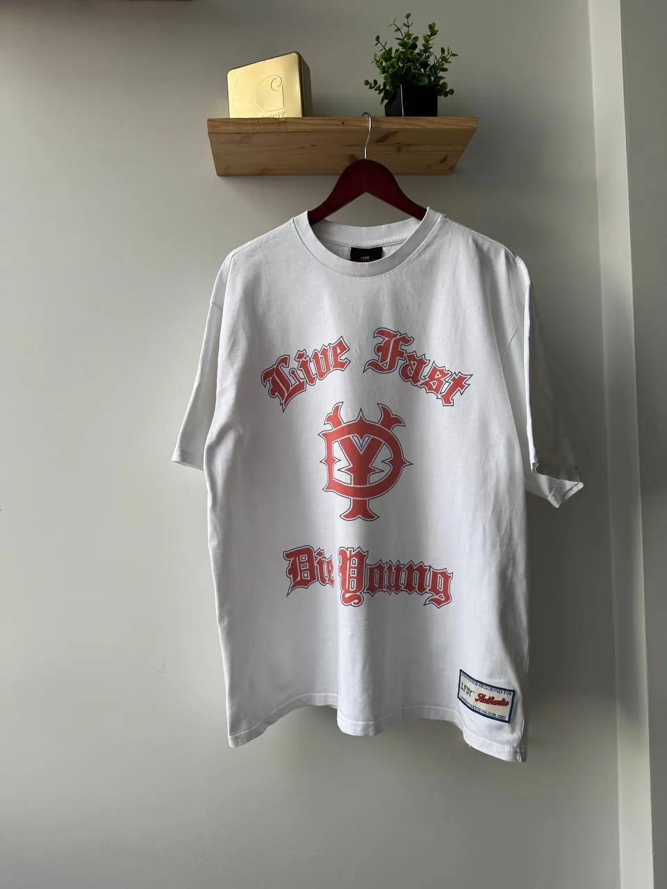 Футболка Live Fast Die Young