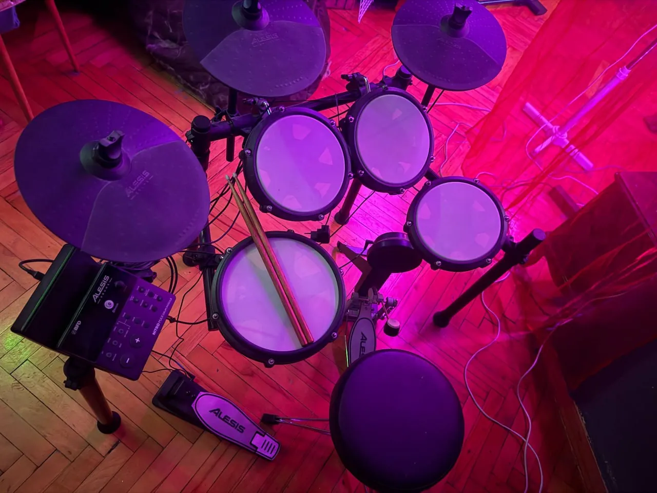 Барабанная установка Alesis Nitro Max 6
