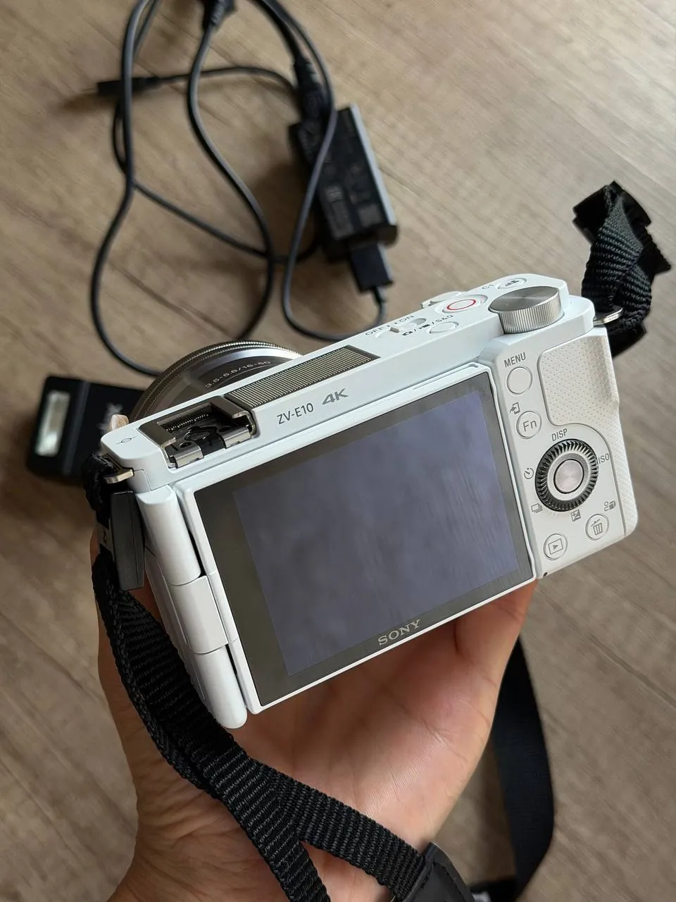 Камера Sony ZV-E10 Kit белая 2