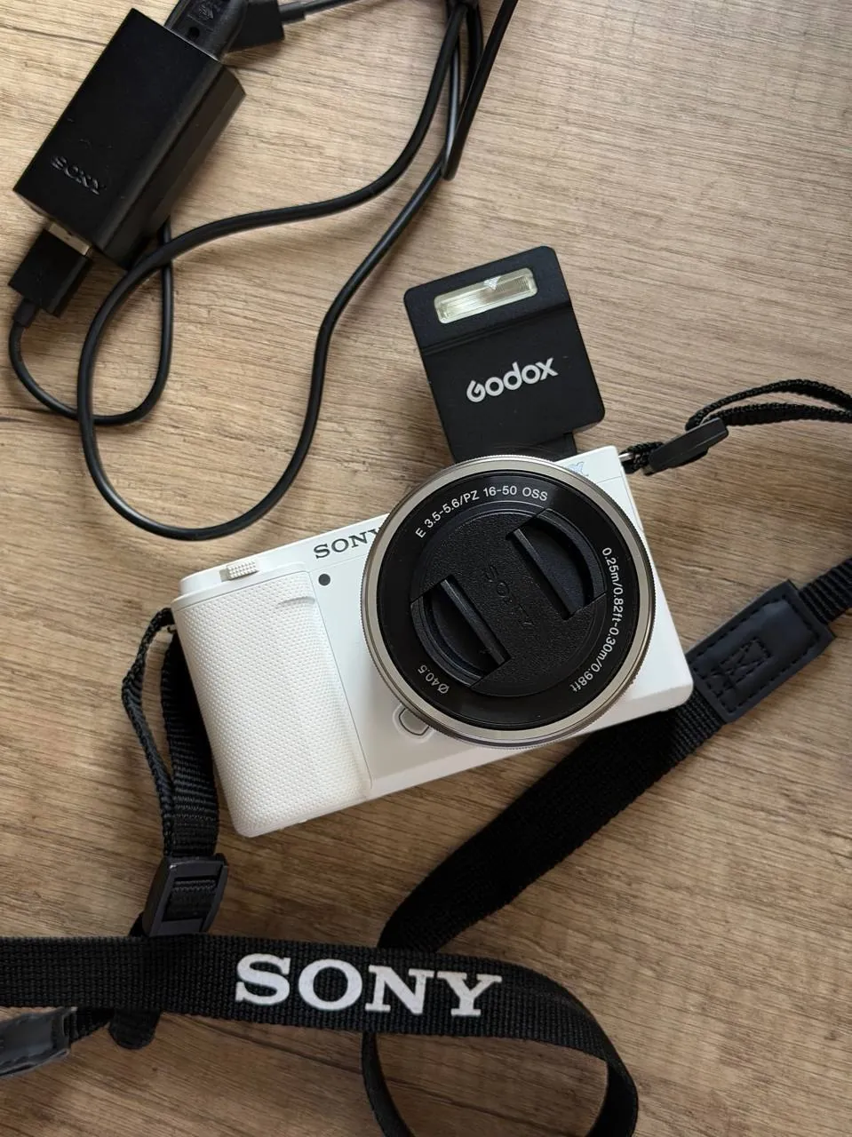 Камера Sony ZV-E10 Kit белая 6