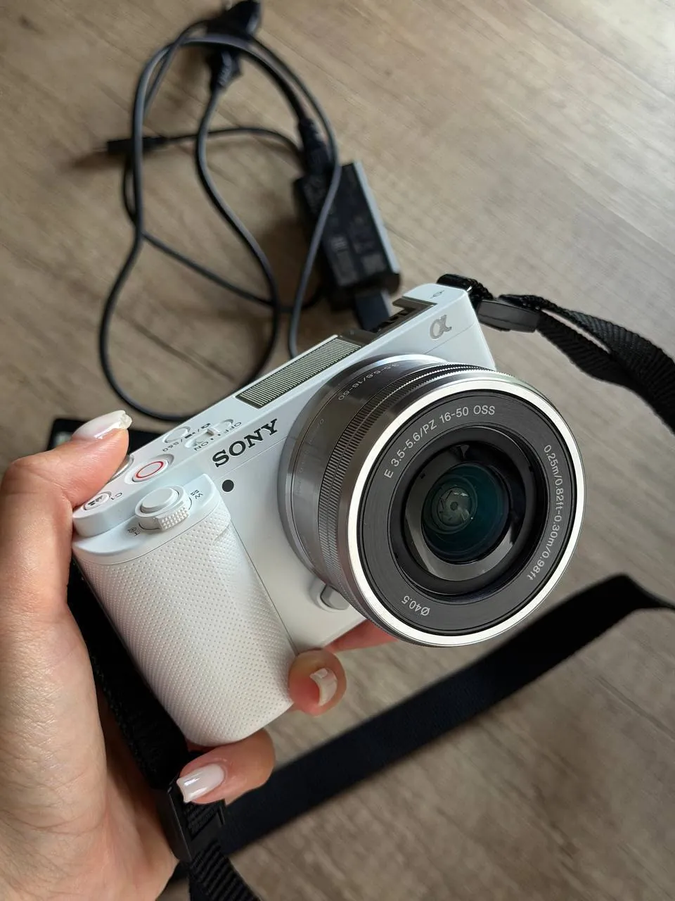 Камера Sony ZV-E10 Kit белая 4