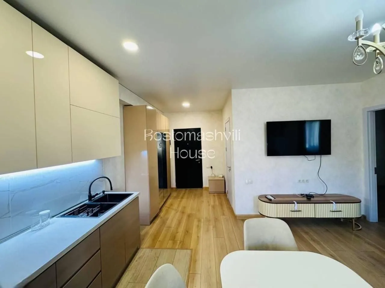 Аренда квартиры Сабуртало Камани 75м 4