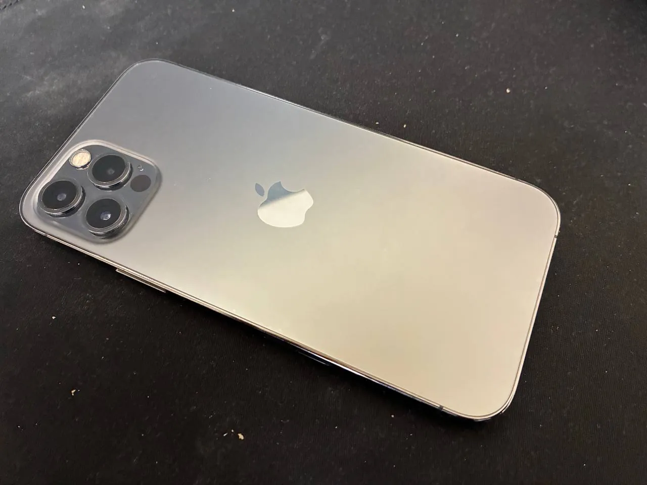 iPhone 12 Pro 128GB с царапинами 2