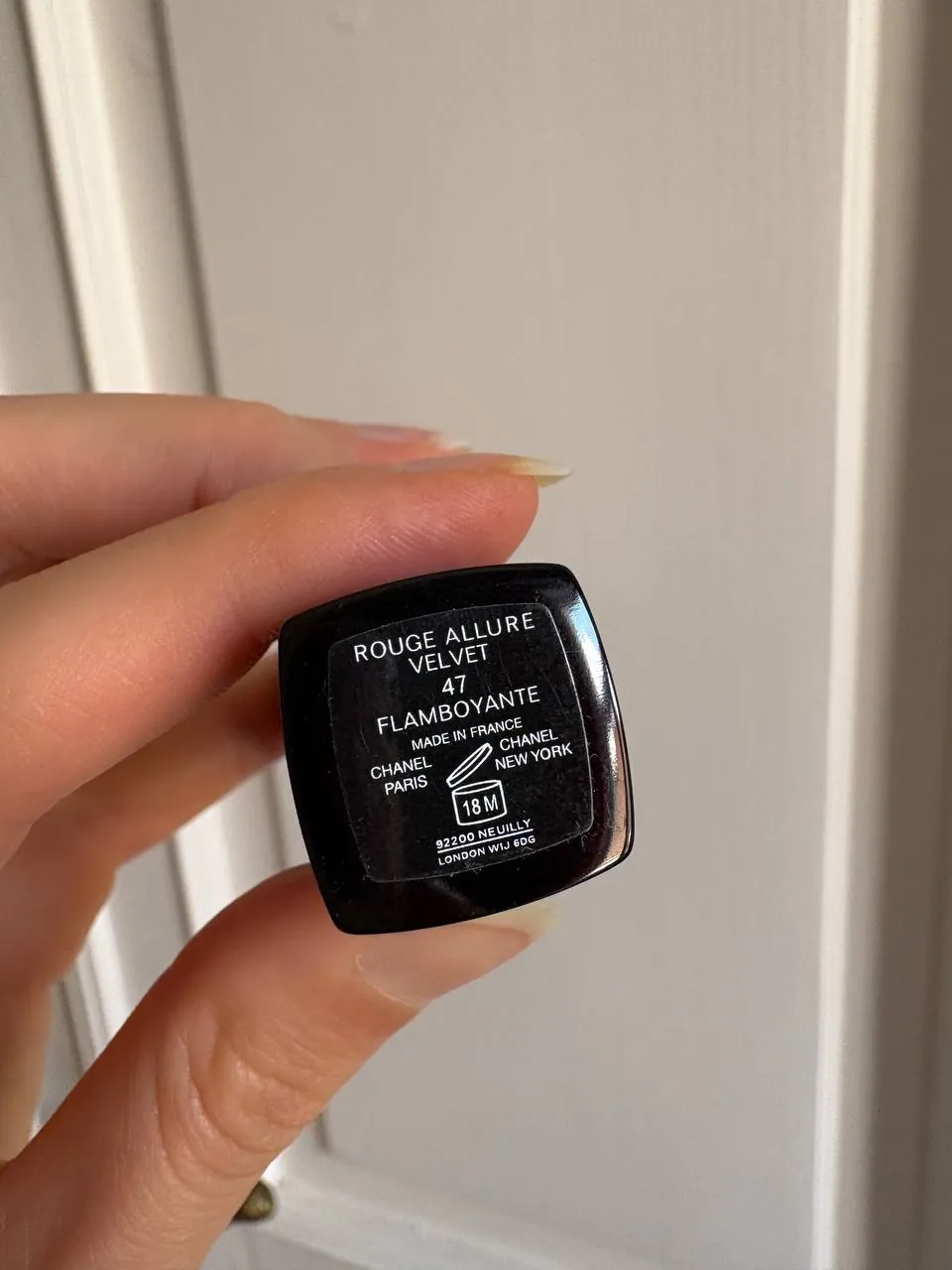 Помада Chanel Rouge Allure Velvet 6