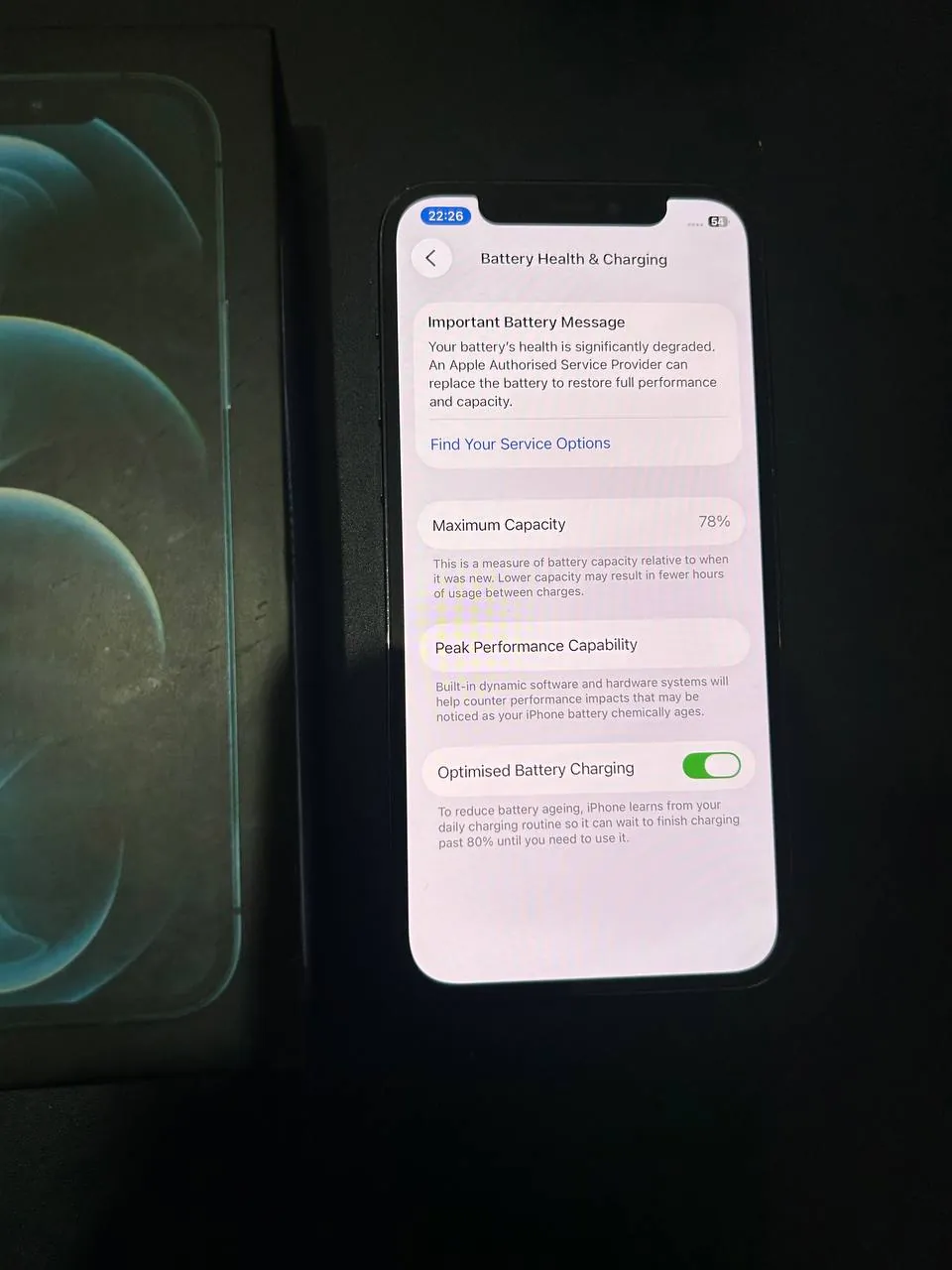 iPhone 12 Pro и Xiaomi Poco X3 3