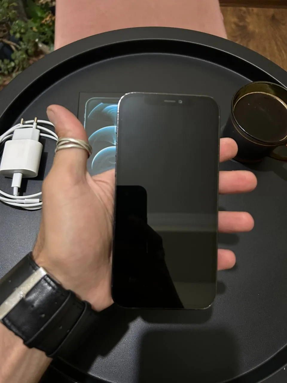 iPhone 12 Pro и Xiaomi Poco X3 9