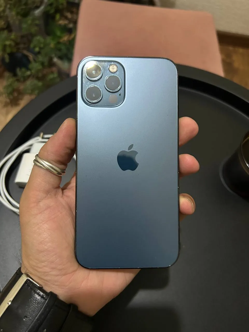 iPhone 12 Pro и Xiaomi Poco X3 4
