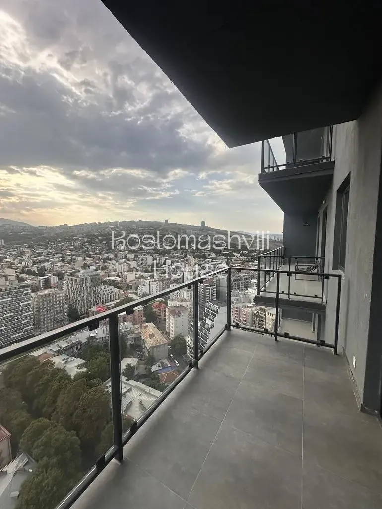 Квартира 70 м² с балконом в Сабуртало 10