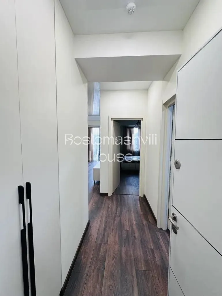 Квартира 70 м² с балконом в Сабуртало 3
