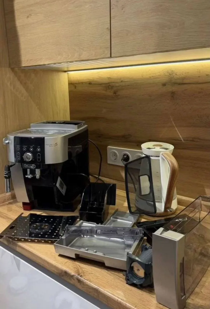 Кофемашина DeLonghi Magnifica Smart 3