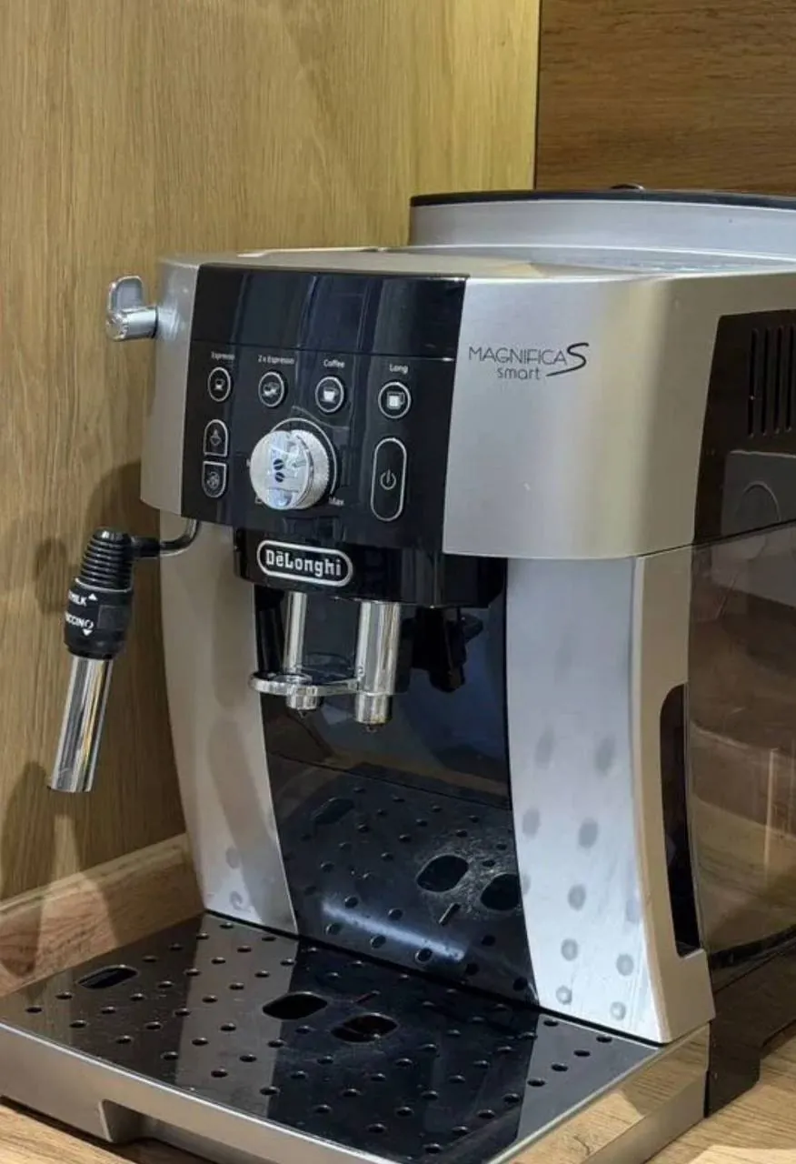 Кофемашина DeLonghi Magnifica Smart 2