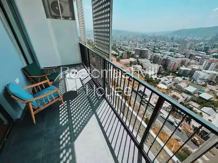 Квартира 60 м² с балконом в Сабуртало 9