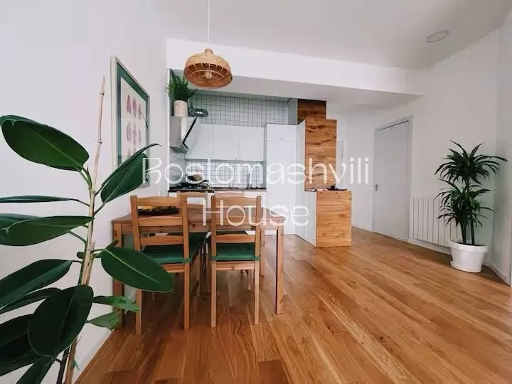 Квартира 60 м² с балконом в Сабуртало 2