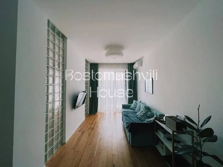 Квартира 60 м² с балконом в Сабуртало 1