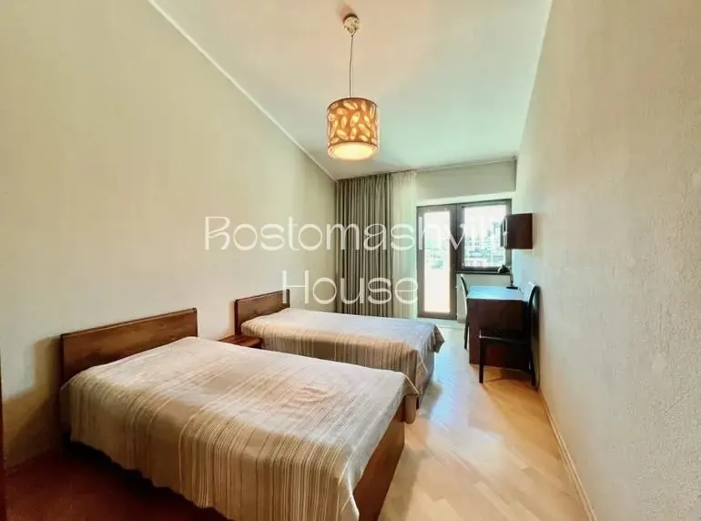 Квартира 155 м² с балконом в Сабуртало 5