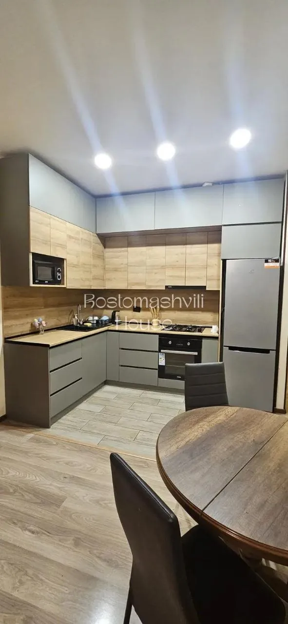 Квартира 100 м² с балконом в Исани 3