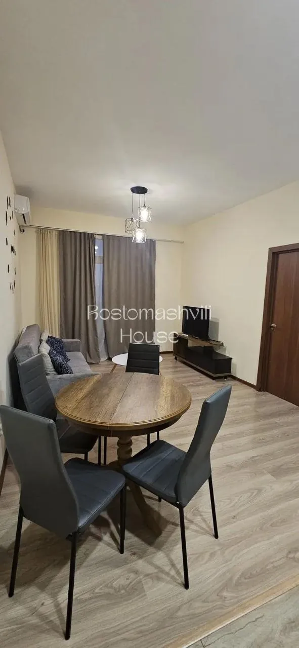 Квартира 100 м² с балконом в Исани 1