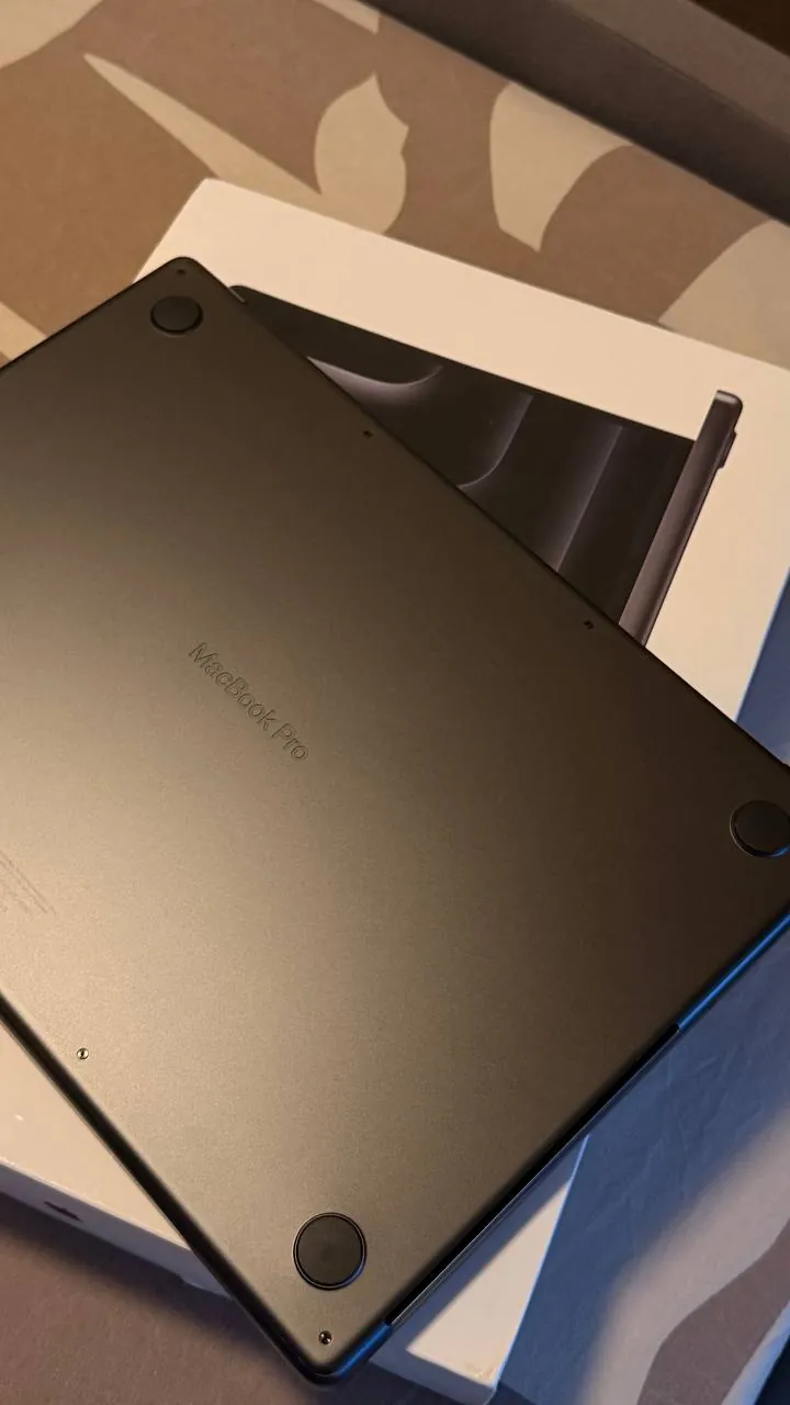 MacBook Pro 16 M4 Pro 48-512 ГБ 3