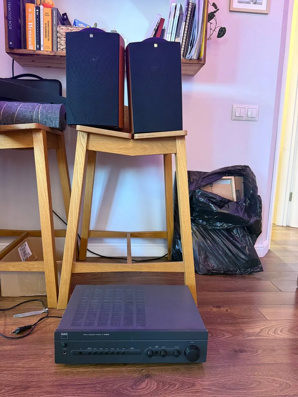 Акустика KEF Q1 с усилителем NAD 1