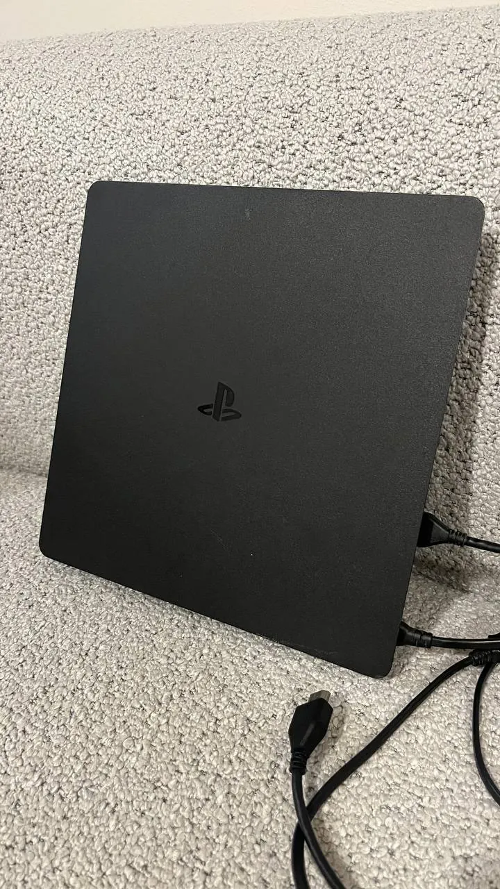 PS4 500GB с играми и контроллером 1