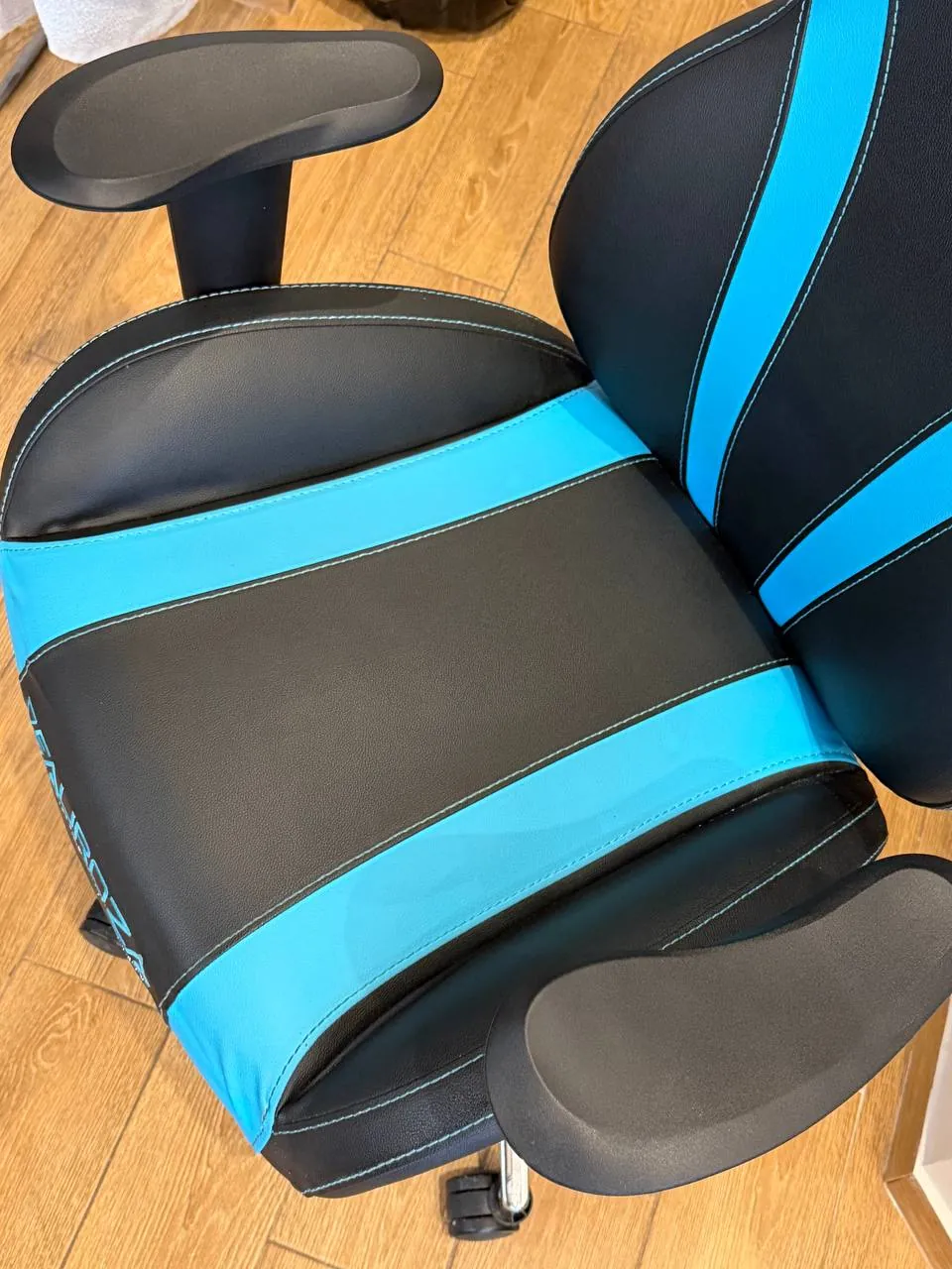 Компьютерное кресло E-Blue Auroza 3
