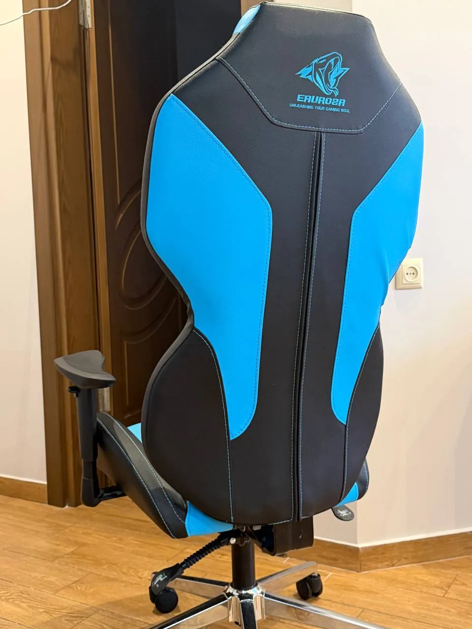 Компьютерное кресло E-Blue Auroza 4