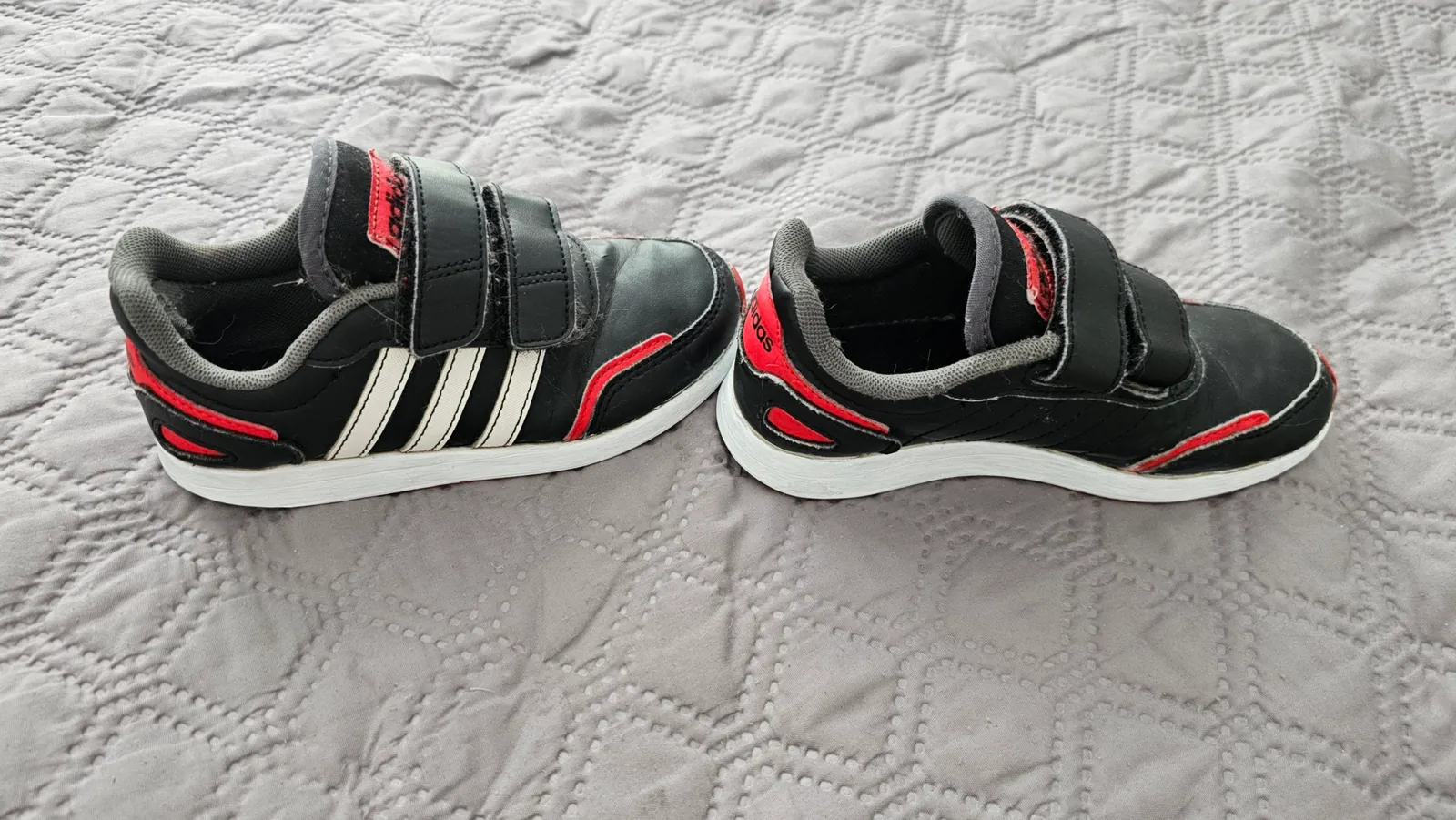 Кроссовки Adidas детские, размер 28 1