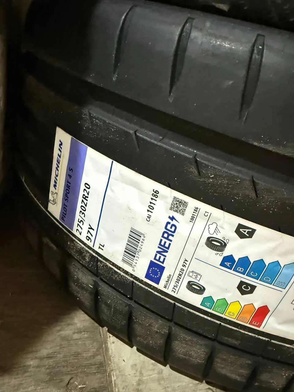 Шины Michelin и Pirelli комплектами 1