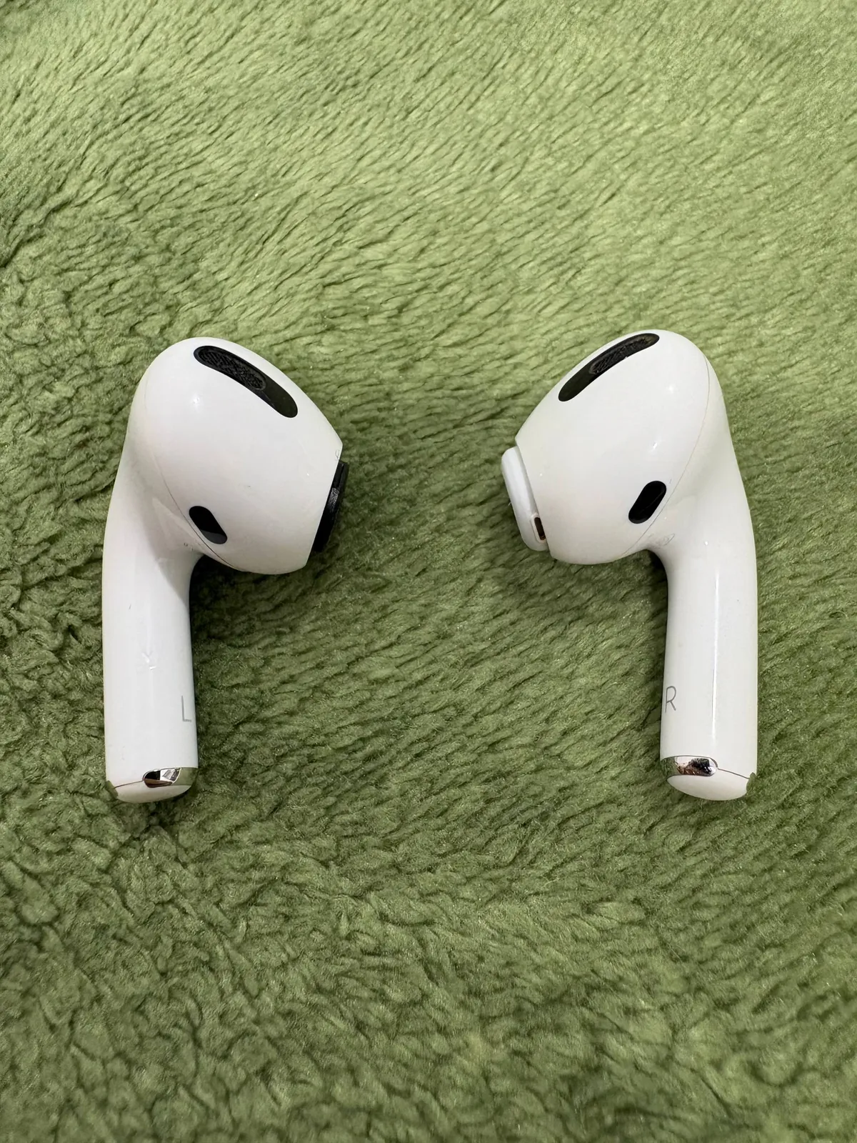 AirPods Pro 1 поколения кейс и наушники 3