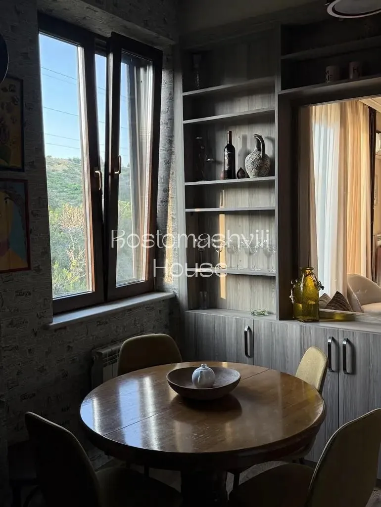Квартира 142 м² с 4 комнатами в Сабуртало 4