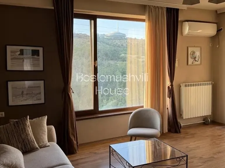 Квартира 142 м² с 4 комнатами в Сабуртало 2