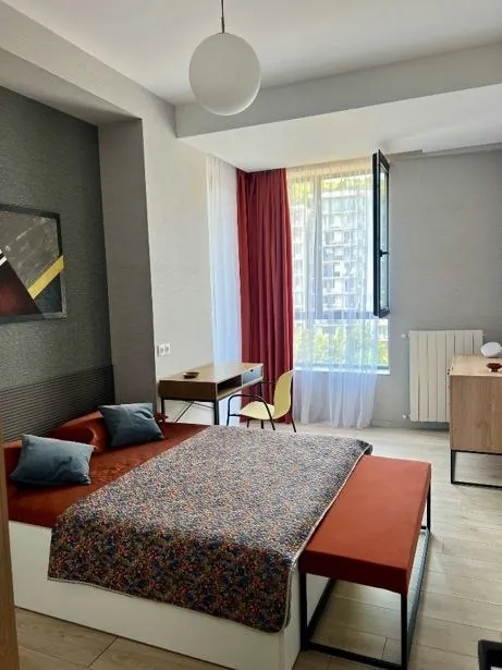Квартира 85 м² с 3 комнатами в Сабуртало 4
