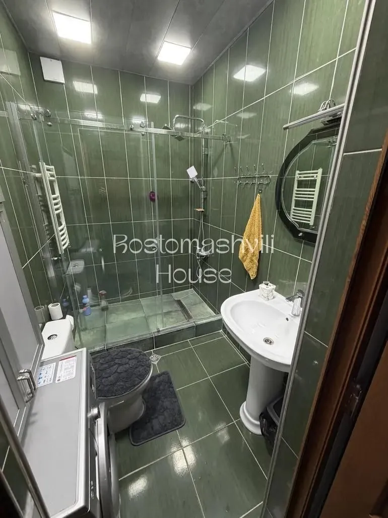 Квартира 115 м² с 3 комнатами в Сабуртало 9
