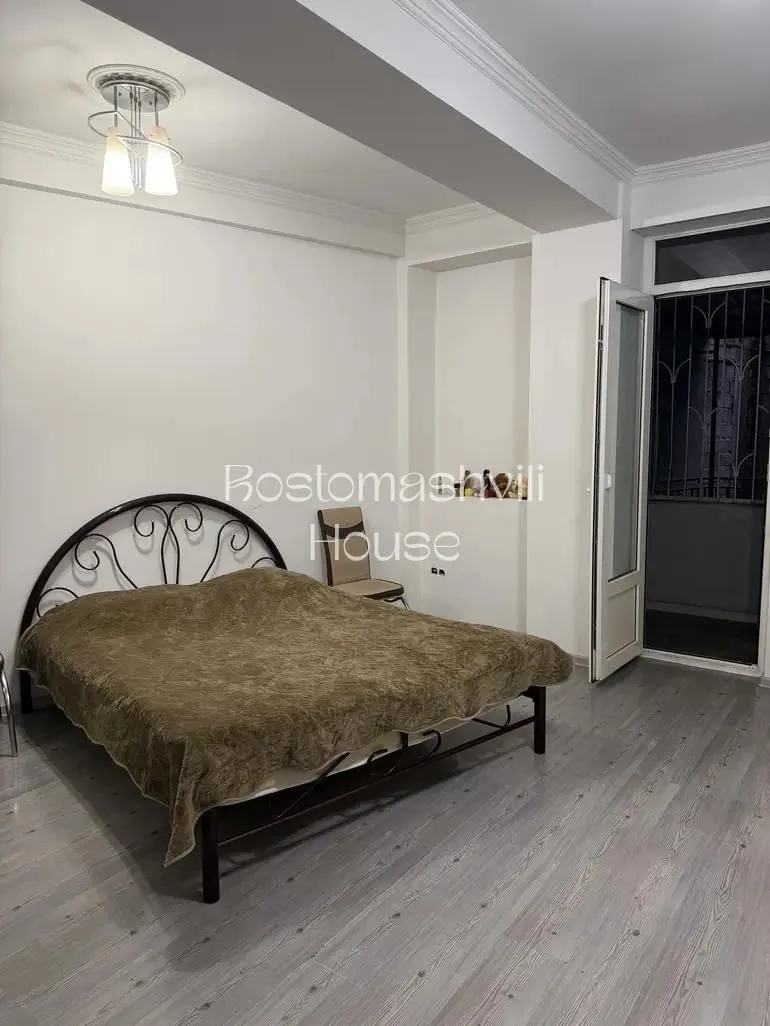 Квартира 115 м² с 3 комнатами в Сабуртало 5