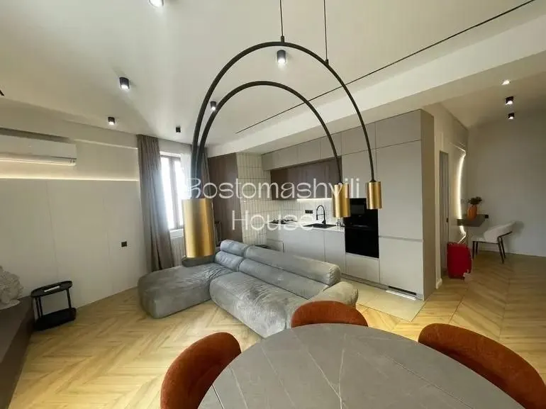 Квартира 90 м² с 3 комнатами в Дидубе 1