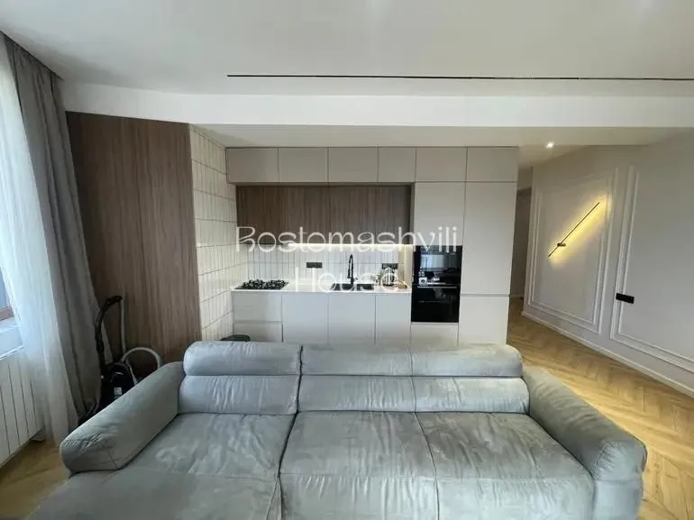 Квартира 90 м² с 3 комнатами в Дидубе 3