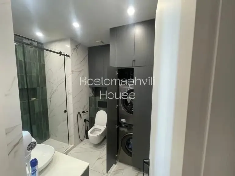 Квартира 90 м² с 3 комнатами в Дидубе 8