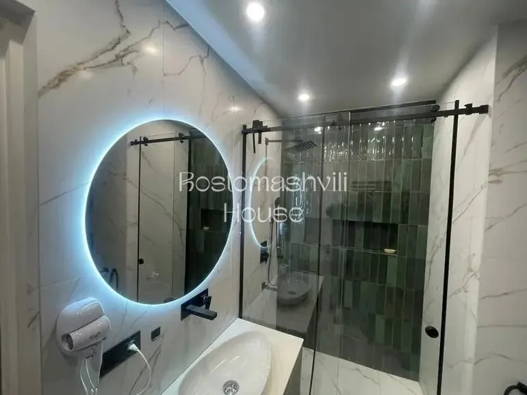 Квартира 90 м² с 3 комнатами в Дидубе 9