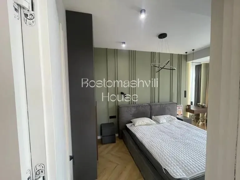 Квартира 90 м² с 3 комнатами в Дидубе 5