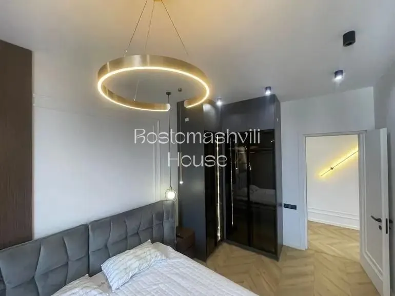 Квартира 90 м² с 3 комнатами в Дидубе 7
