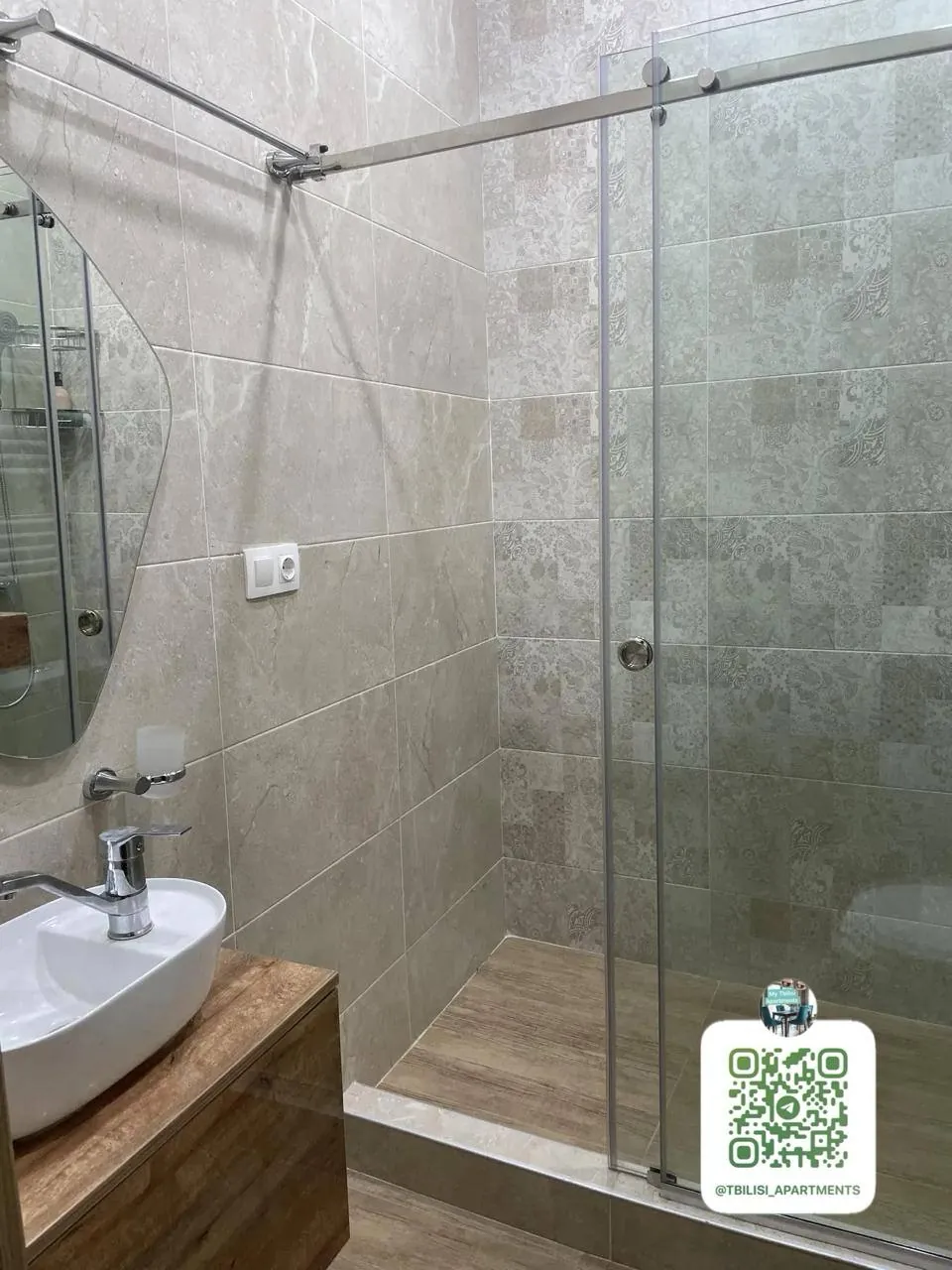 Квартира 100 м² с 3 комнатами в Ваке 8