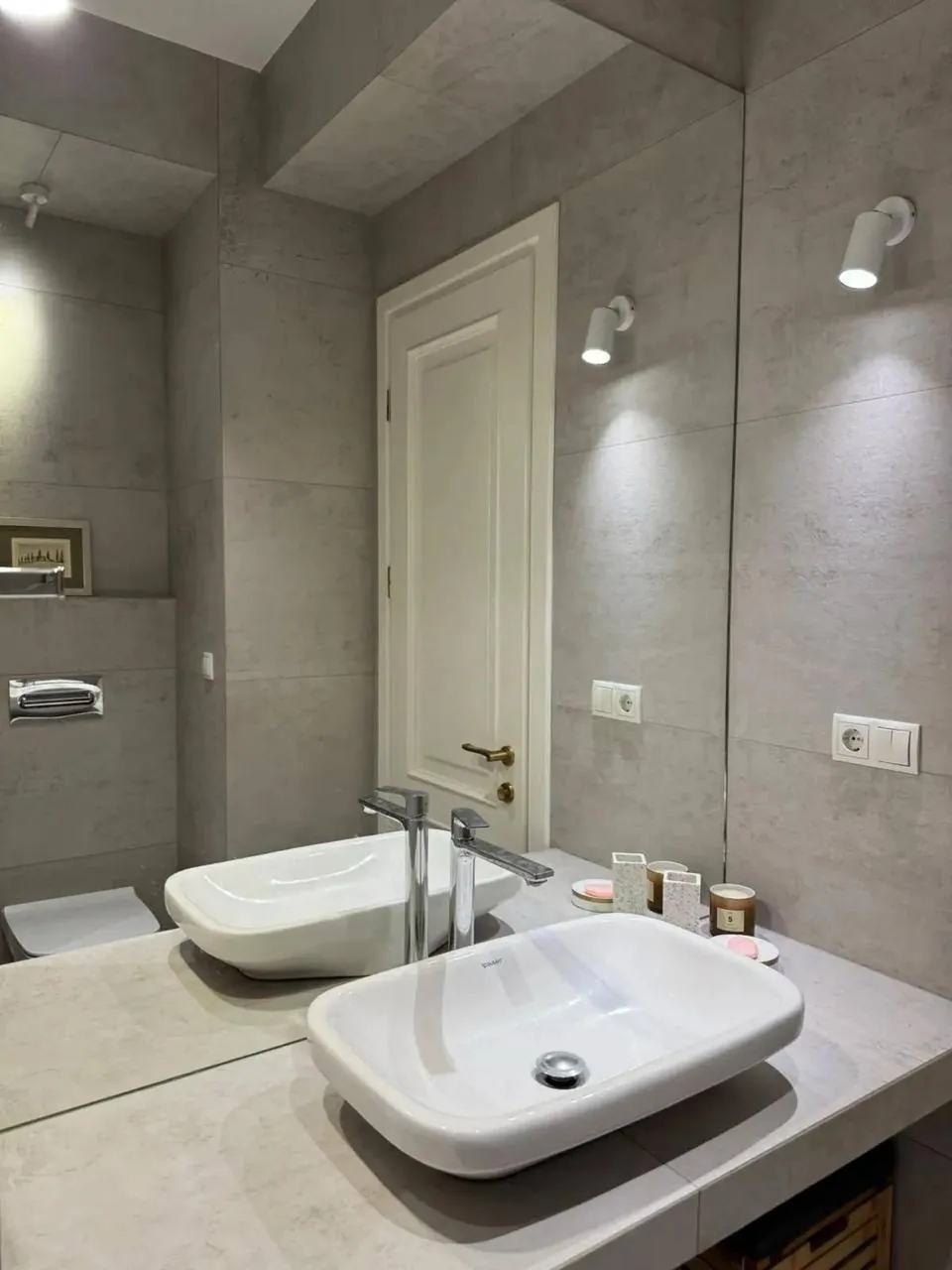Квартира 85 м² с 3 комнатами в Ваке 8