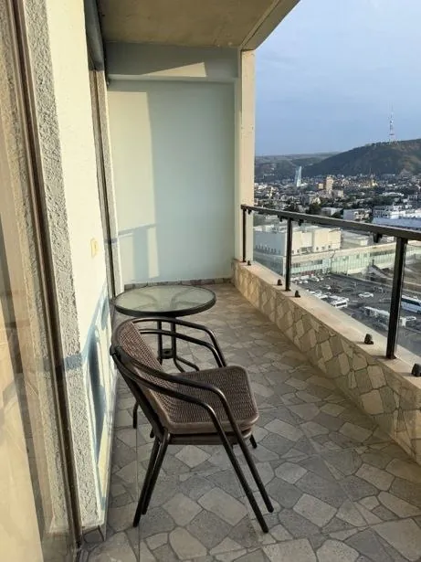 Квартира 60 м² с 2 комнатами в Чугурети 9