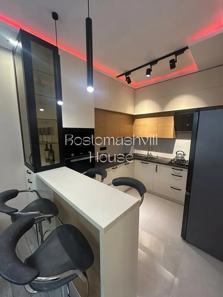 Квартира 55 м² с 2 комнатами в Сабуртало 4