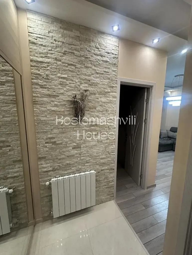 Квартира 55 м² с 2 комнатами в Сабуртало 6