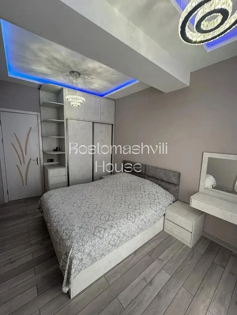 Квартира 55 м² с 2 комнатами в Сабуртало 8