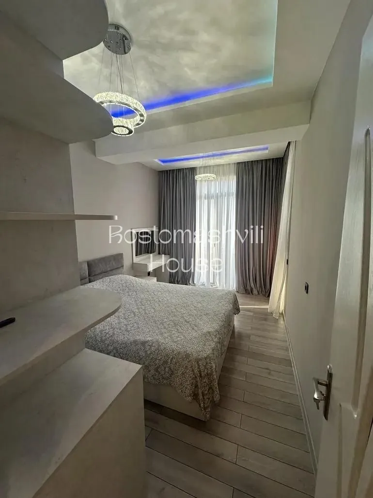 Квартира 55 м² с 2 комнатами в Сабуртало 7